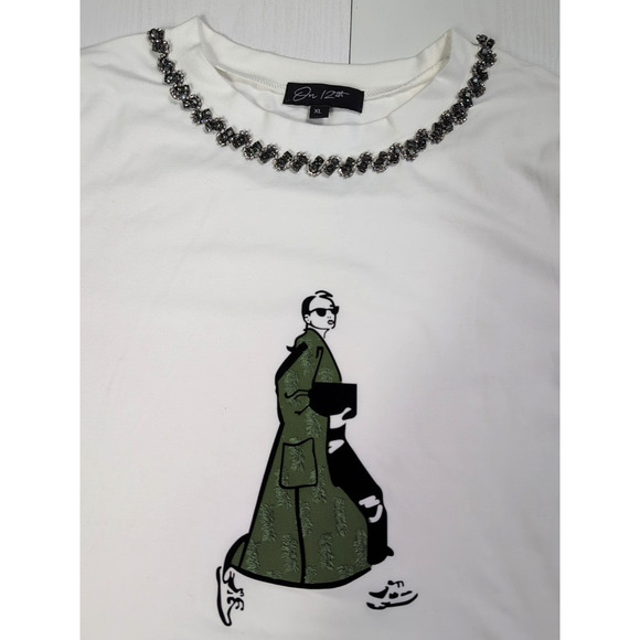 On 12th Women’s Graphic Embellished Tee XL White Beaded Neckline Street Style - Picture 4 of 11